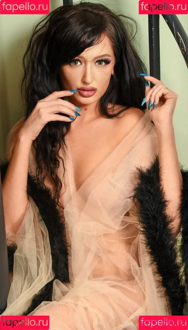 socio_hoe Onlyfans Photo Gallery 
