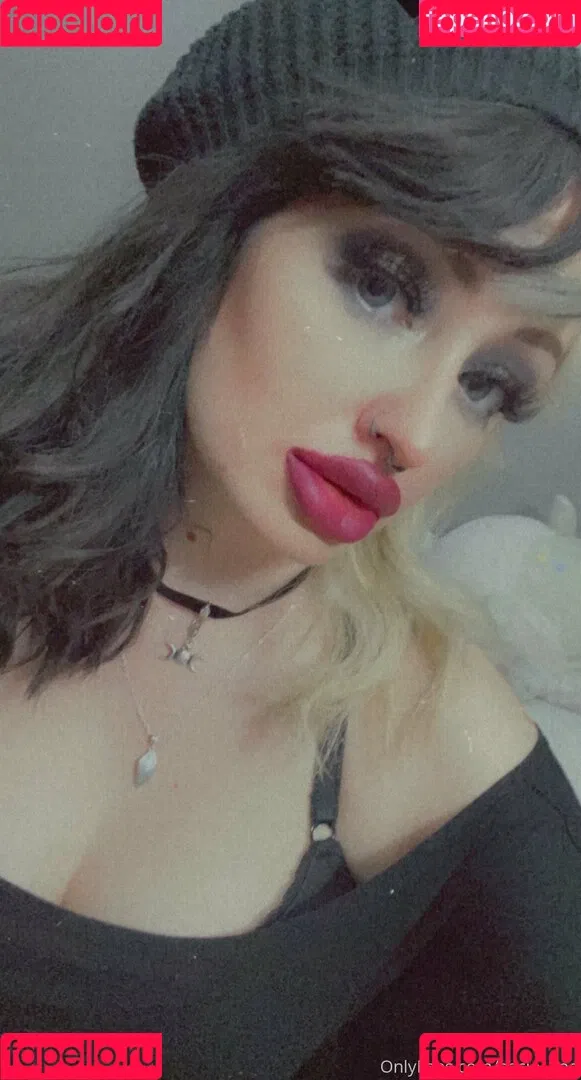 socio_hoe Onlyfans Photo Gallery 