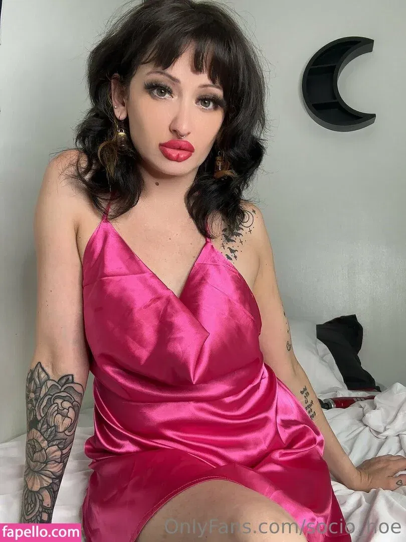 socio_hoe Onlyfans Photo Gallery 