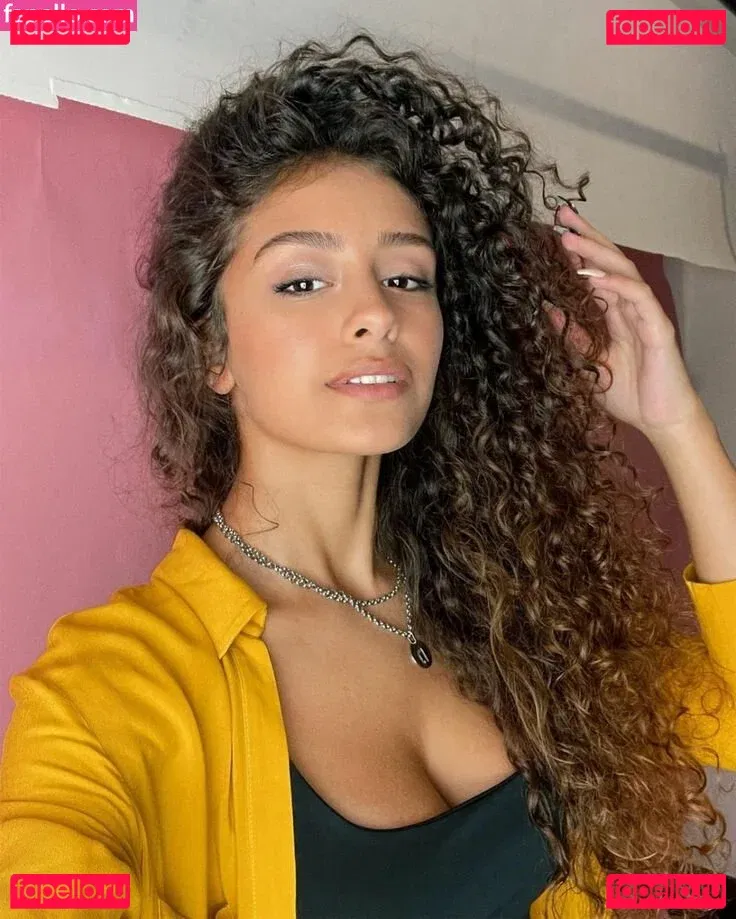 Débora Gomes Onlyfans Photo Gallery 