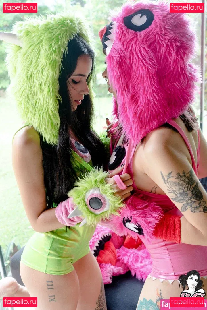 Sunnie Max Onlyfans Photo Gallery 