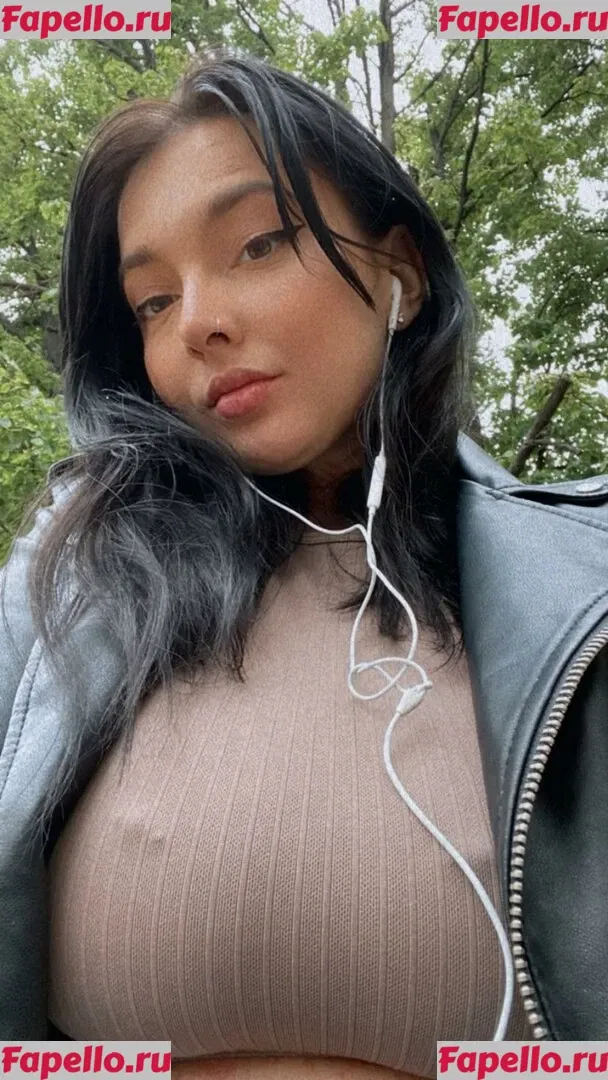 Eva Bogut Onlyfans Photo Gallery 