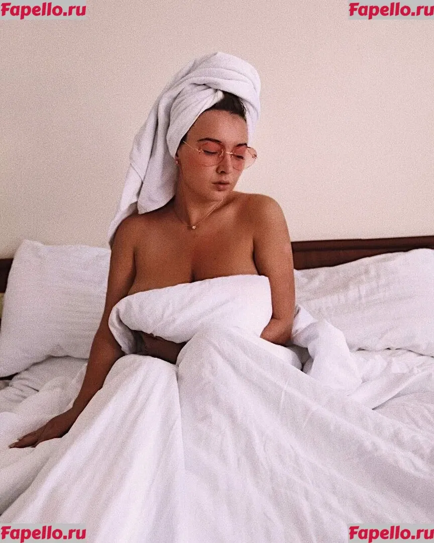 Eva Bogut Onlyfans Photo Gallery 