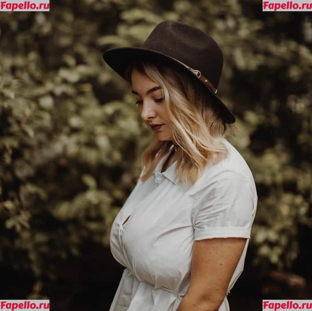 Eva Bogut Onlyfans Photo Gallery 