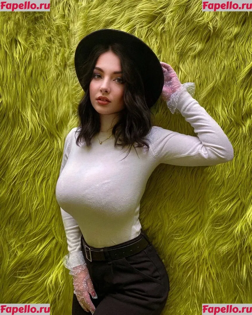 Eva Bogut Onlyfans Photo Gallery 