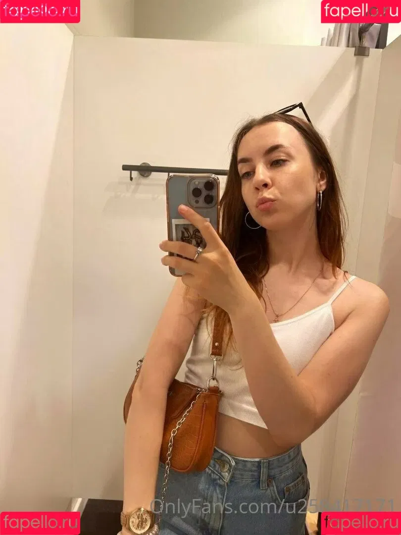 leeeeyyyla Onlyfans Photo Gallery 