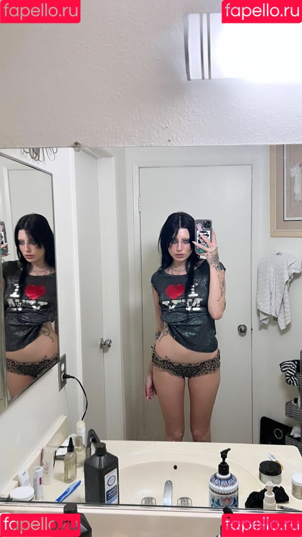 DeathbyRomy Onlyfans Photo Gallery 