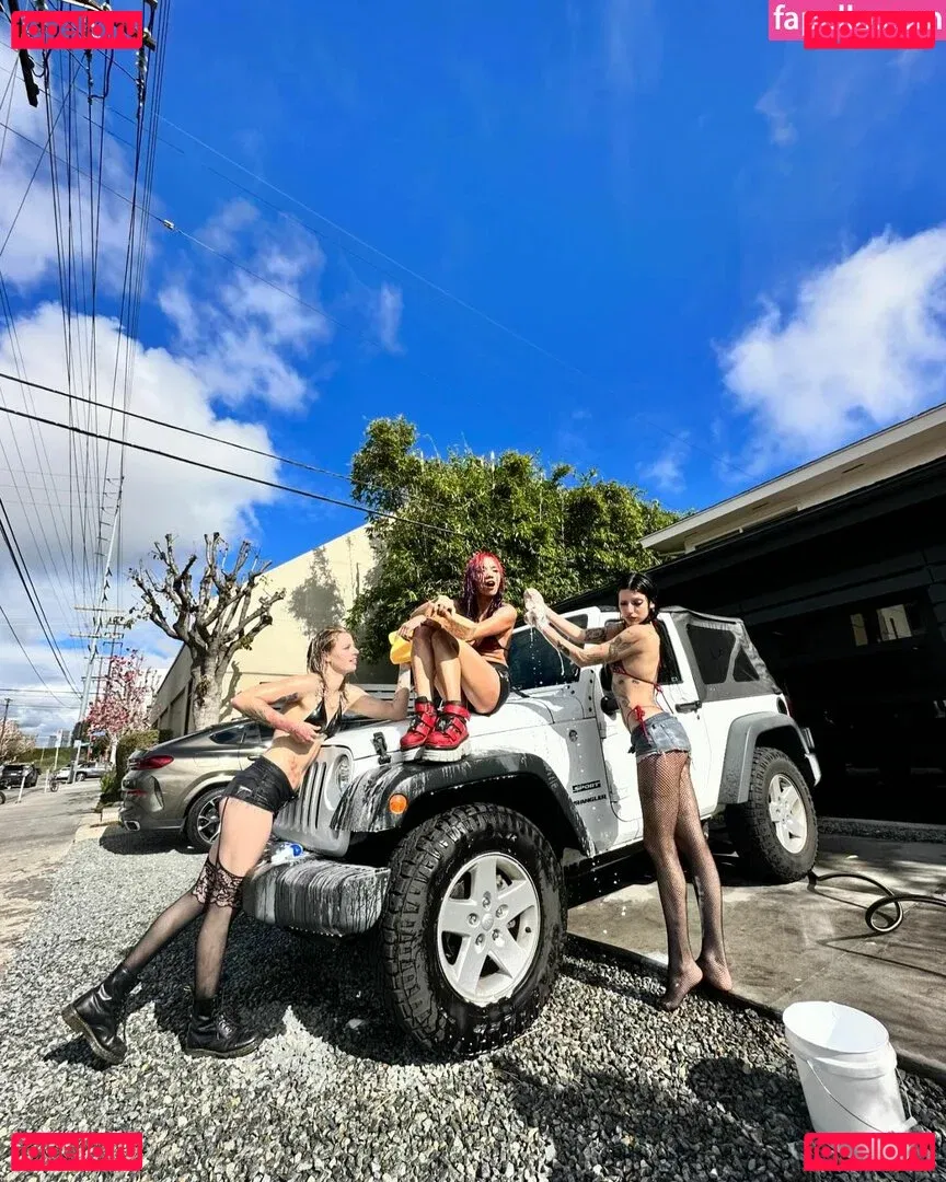 DeathbyRomy Onlyfans Photo Gallery 