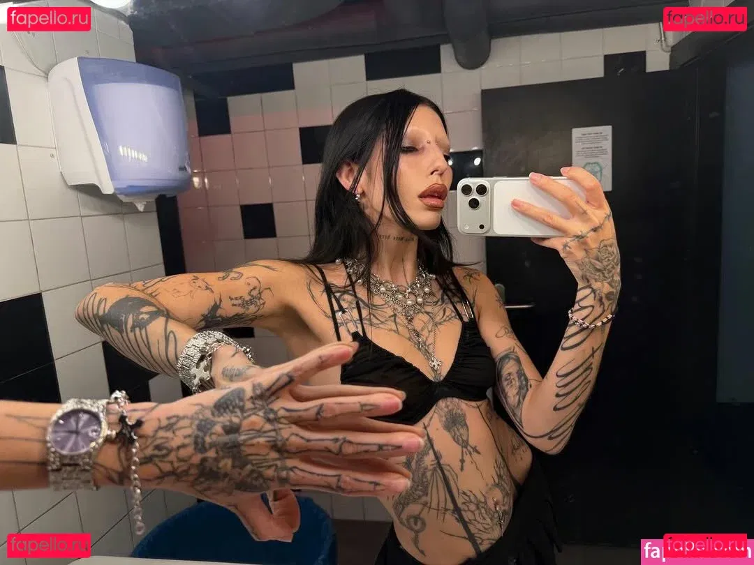 DeathbyRomy Onlyfans Photo Gallery 