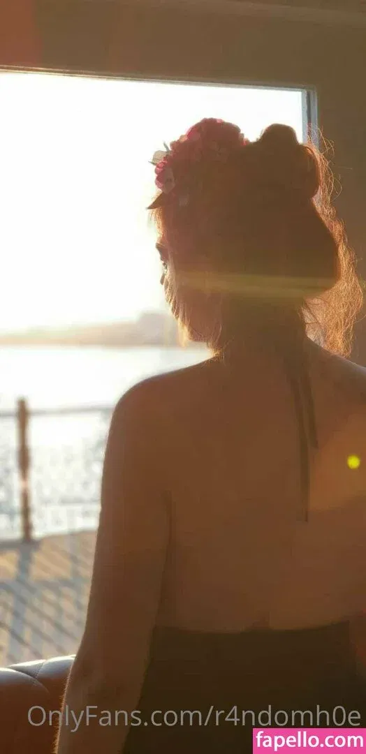 r4ndomh0e Onlyfans Photo Gallery 