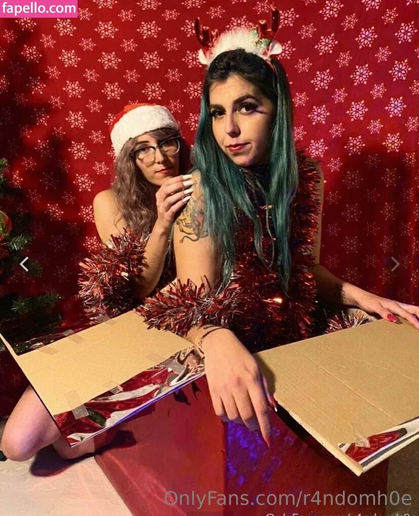 r4ndomh0e Onlyfans Photo Gallery 