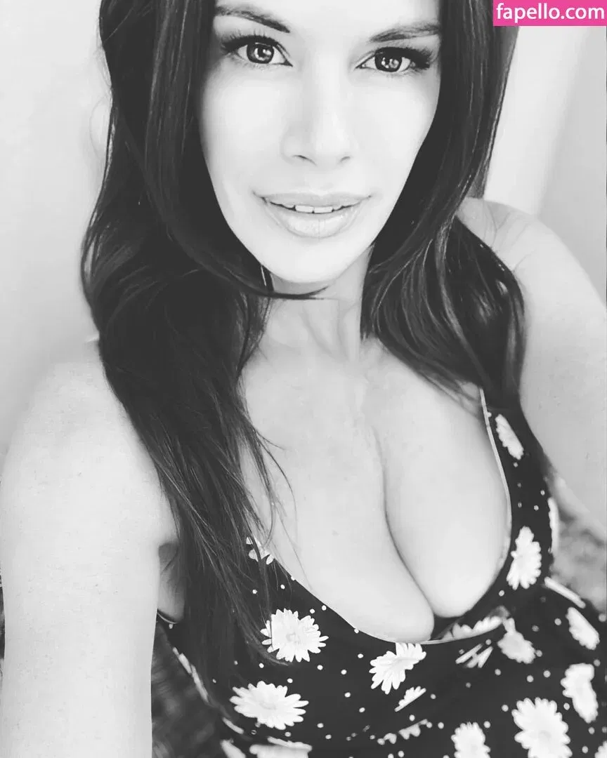 OnlyJans2023 Onlyfans Photo Gallery 