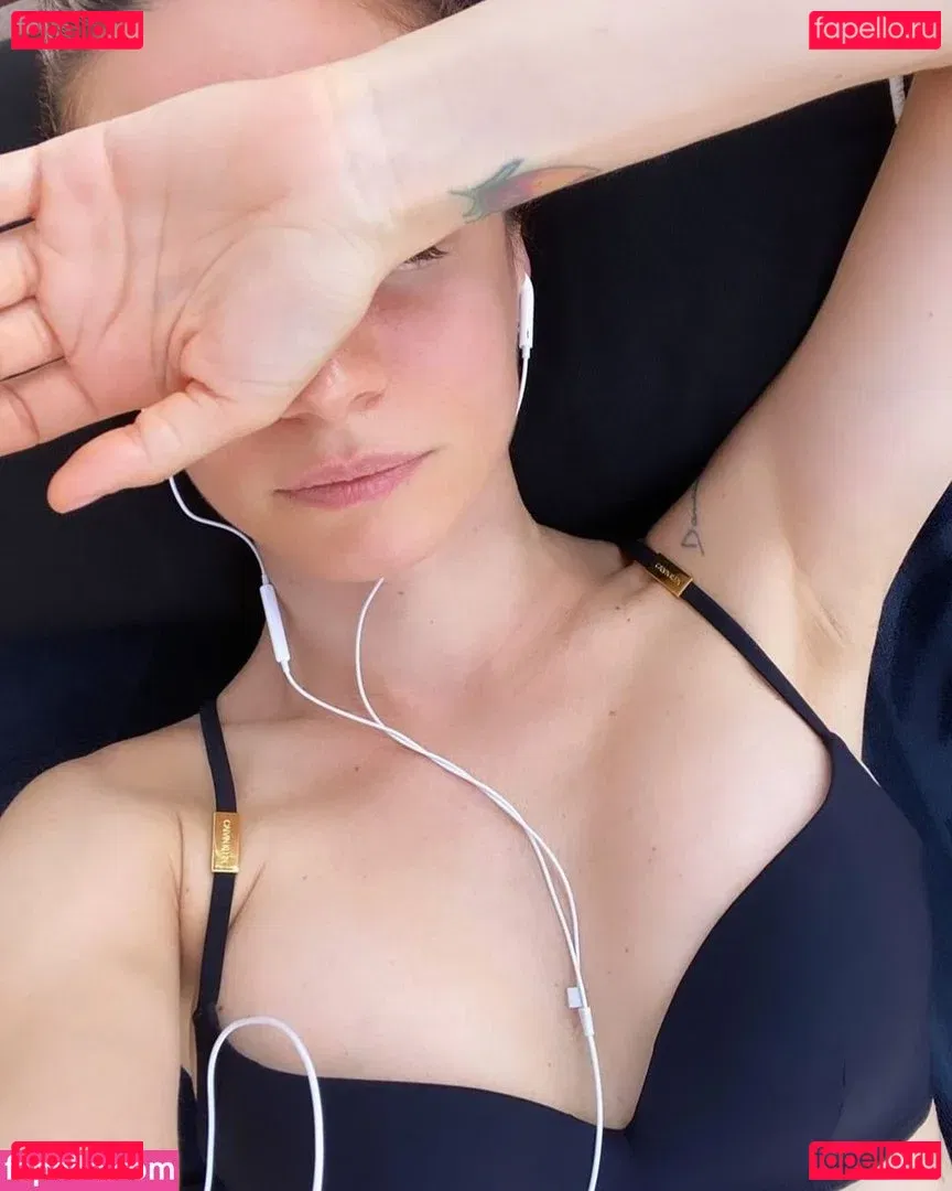 Andrea Delogu Onlyfans Photo Gallery 