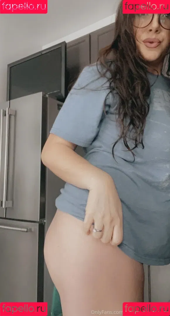 Trauma Mama ASMR Onlyfans Photo Gallery 