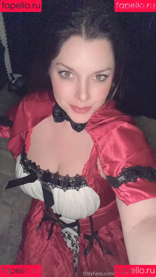 Trauma Mama ASMR Onlyfans Photo Gallery 