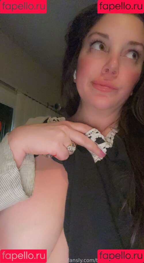 Trauma Mama ASMR Onlyfans Photo Gallery 