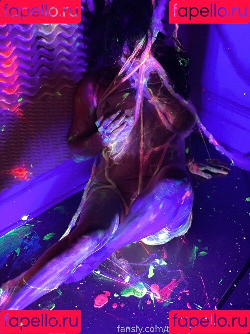 Trauma Mama ASMR Onlyfans Photo Gallery 