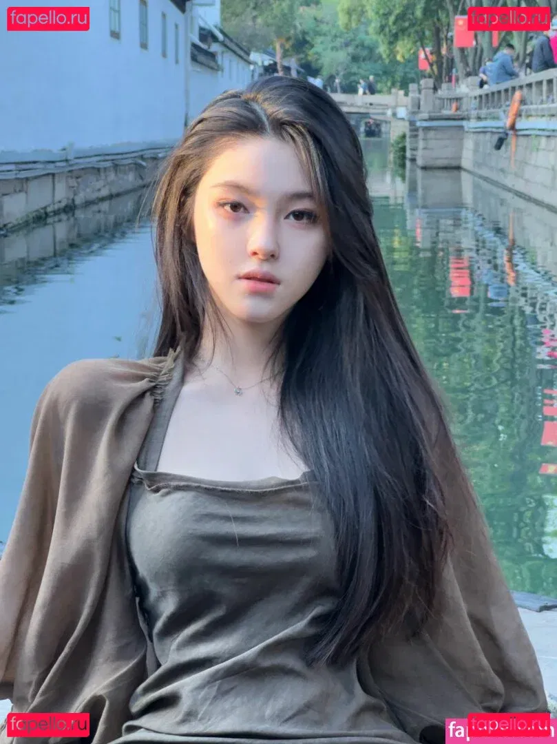 iamazhai Onlyfans Photo Gallery 