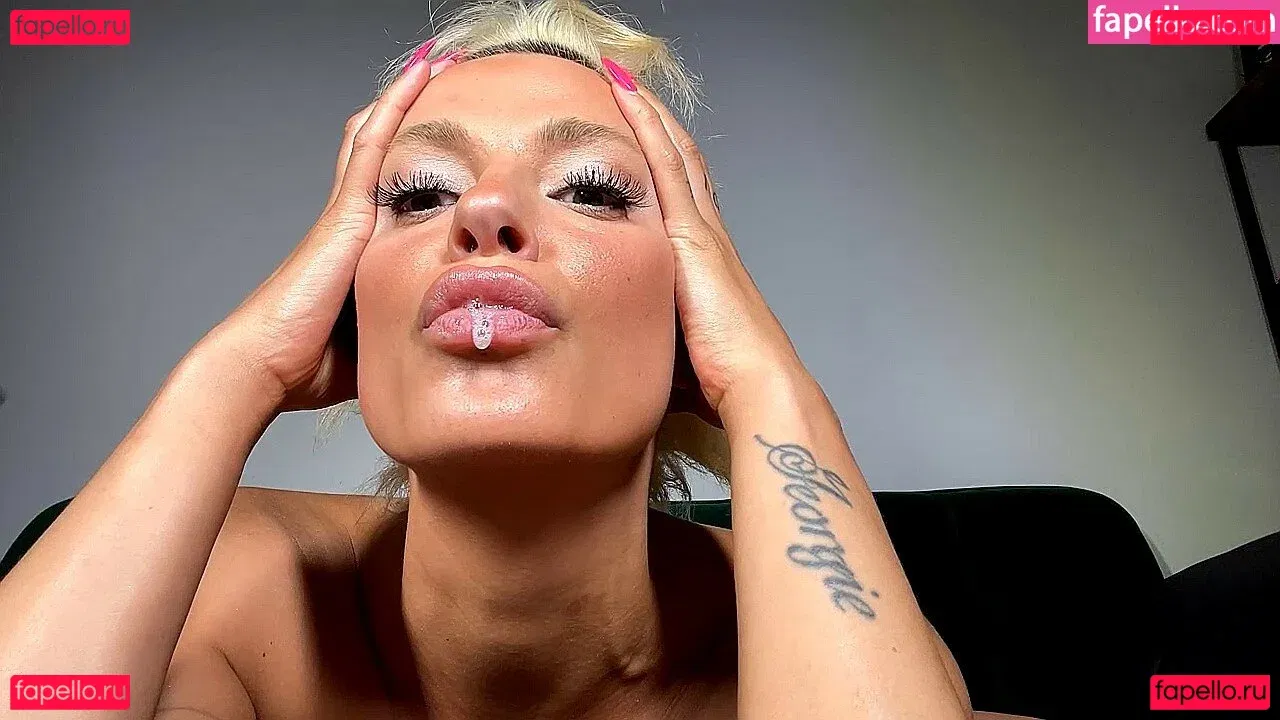 Nakeds Anchors [NN] Onlyfans Photo Gallery 