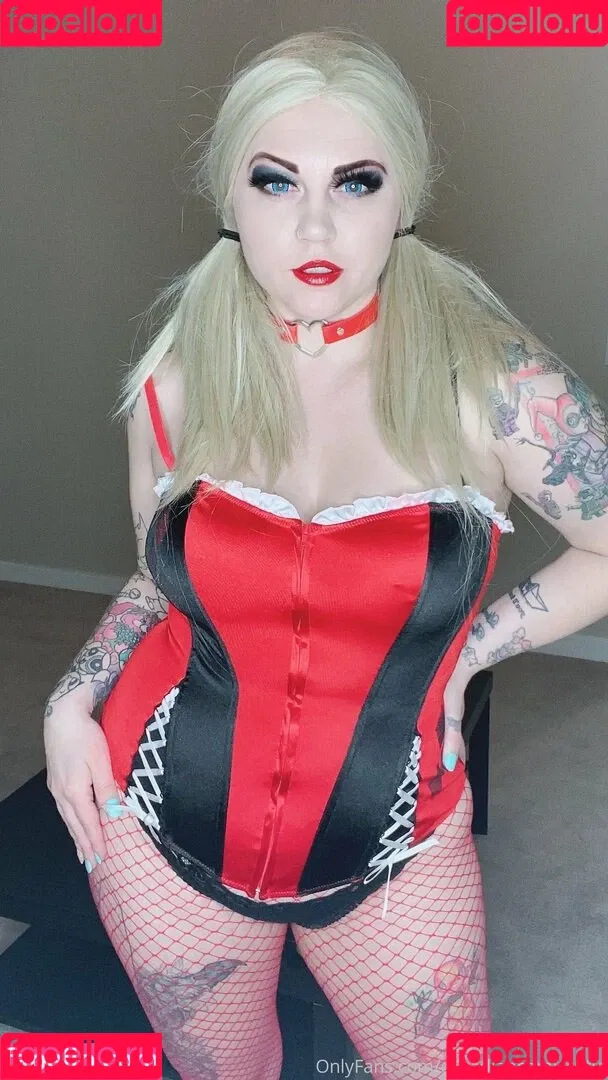 canadiancomiccutie Onlyfans Photo Gallery 