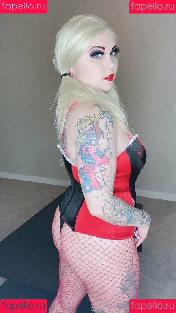 canadiancomiccutie Onlyfans Photo Gallery 