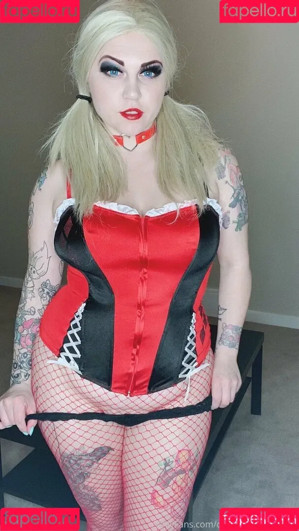 canadiancomiccutie Onlyfans Photo Gallery 