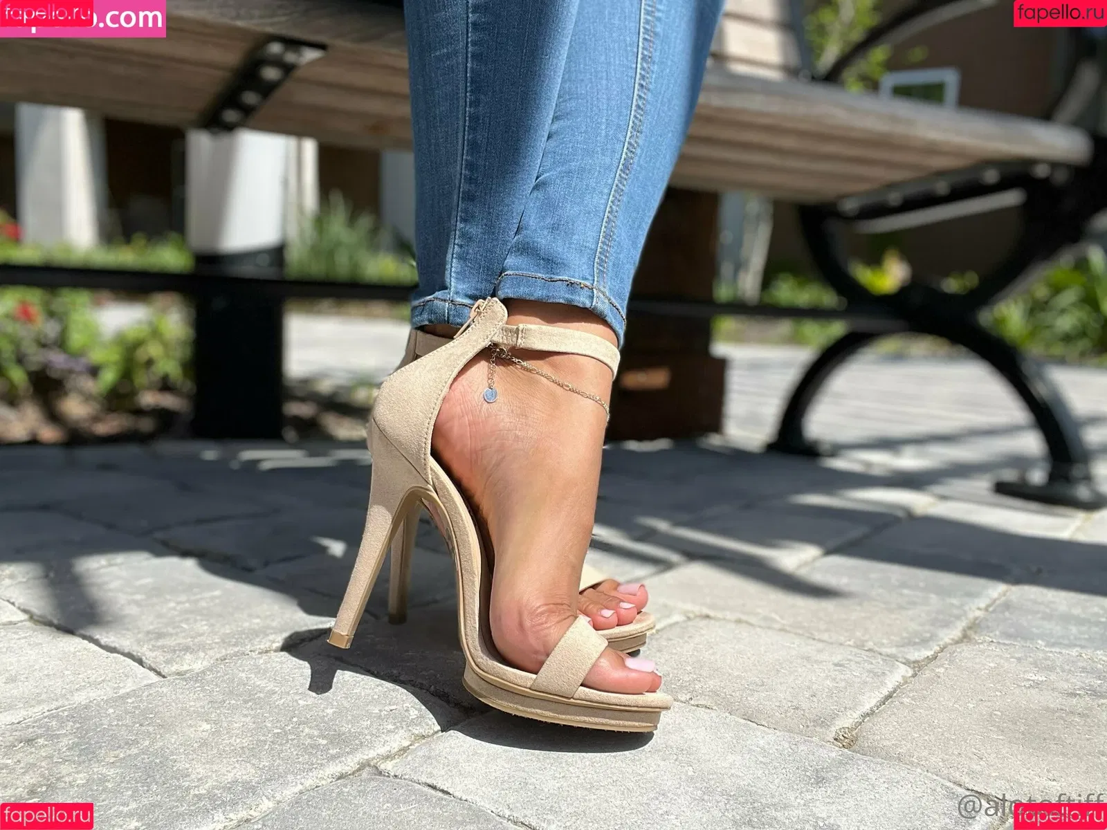 alotoftiff Onlyfans Photo Gallery 
