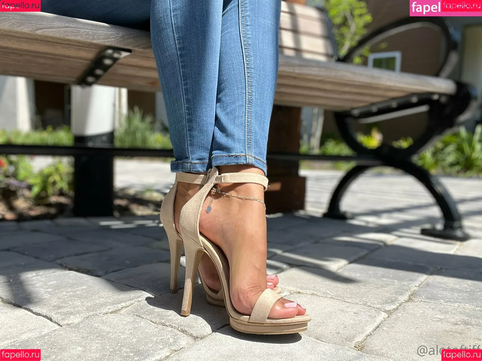 alotoftiff Onlyfans Photo Gallery 