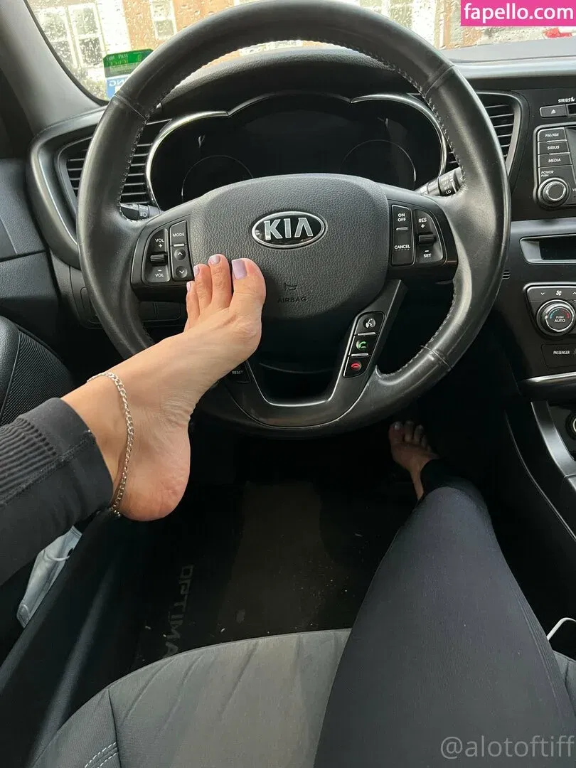 alotoftiff Onlyfans Photo Gallery 