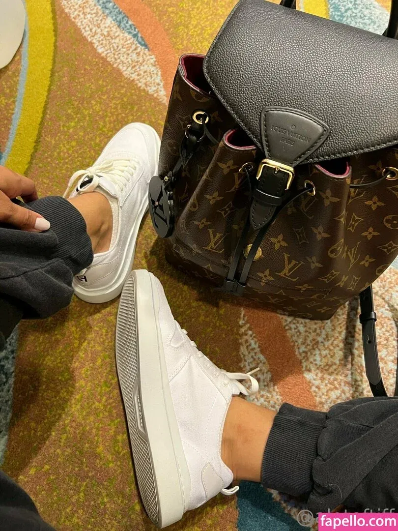 alotoftiff Onlyfans Photo Gallery 