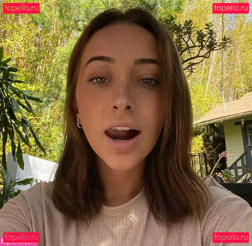 Kira Schmitt Onlyfans Photo Gallery 