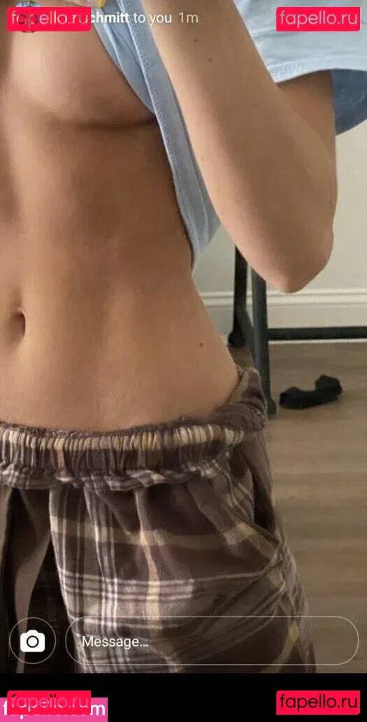 Kira Schmitt Onlyfans Photo Gallery 