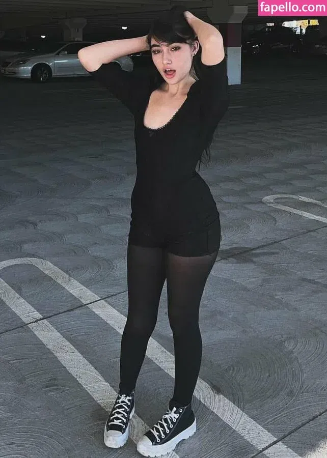 Delilah Raige Onlyfans Photo Gallery 