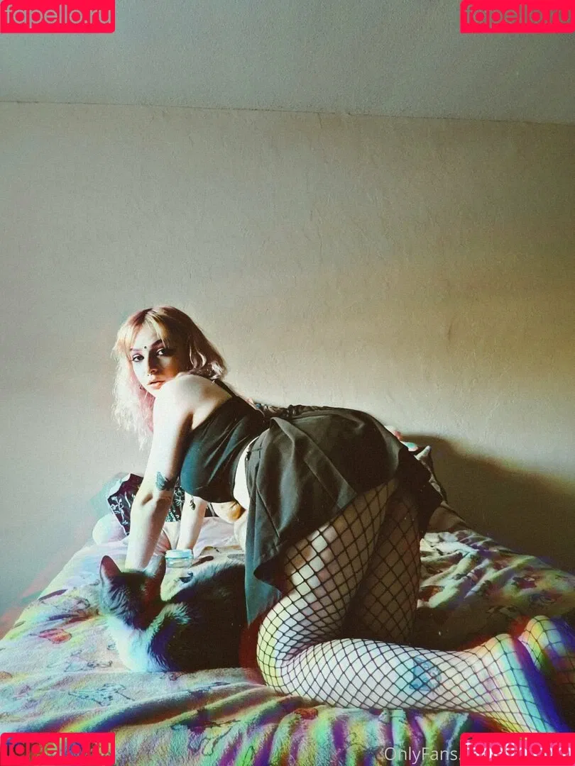 crybaby.labia Onlyfans Photo Gallery 
