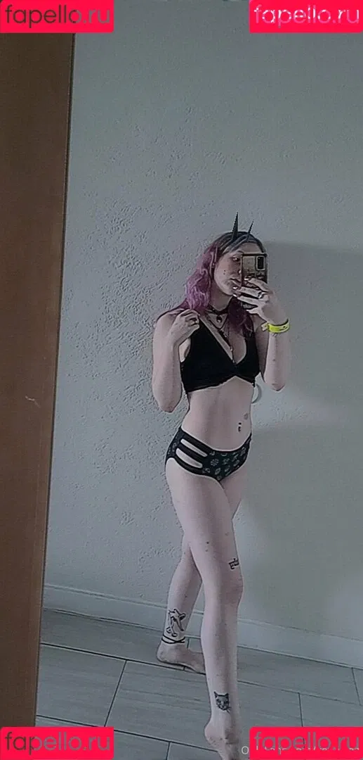 crybaby.labia Onlyfans Photo Gallery 
