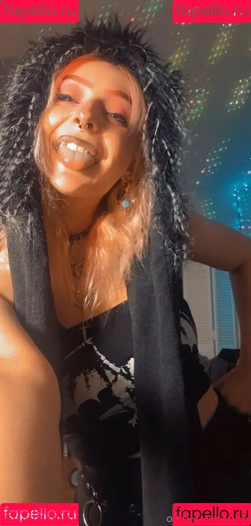 crybaby.labia Onlyfans Photo Gallery 