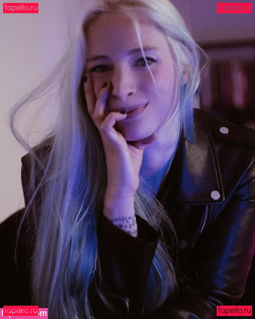 Giulia Henne Onlyfans Photo Gallery 