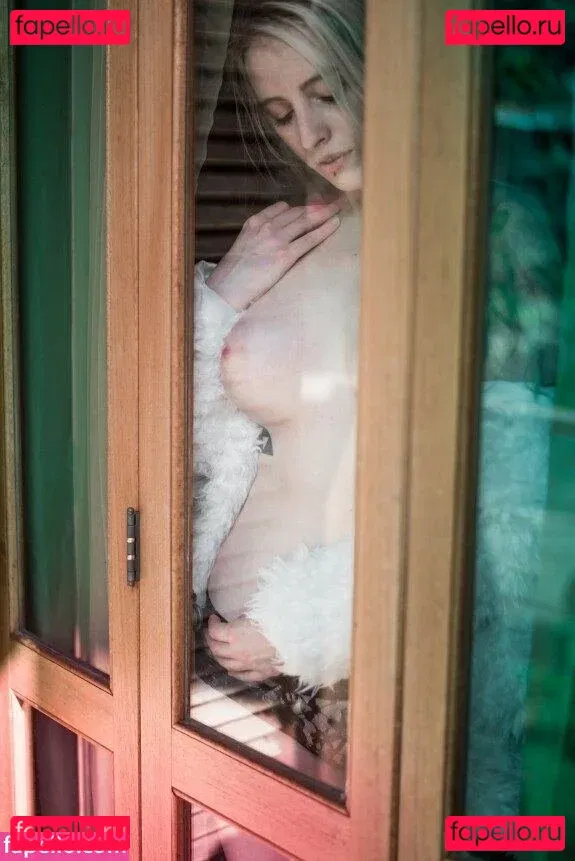 Giulia Henne Onlyfans Photo Gallery 