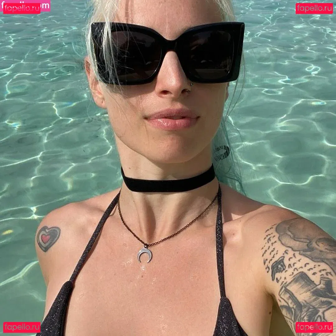 Giulia Henne Onlyfans Photo Gallery 