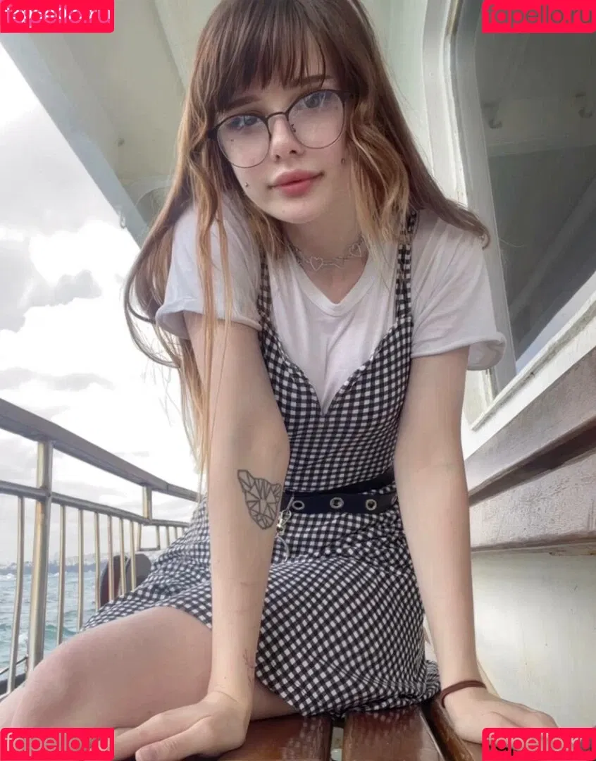 frauleinmilk Onlyfans Photo Gallery 