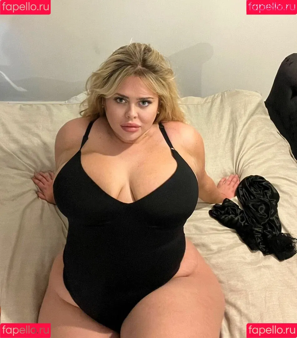 Susannah Elizabeth Onlyfans Photo Gallery 