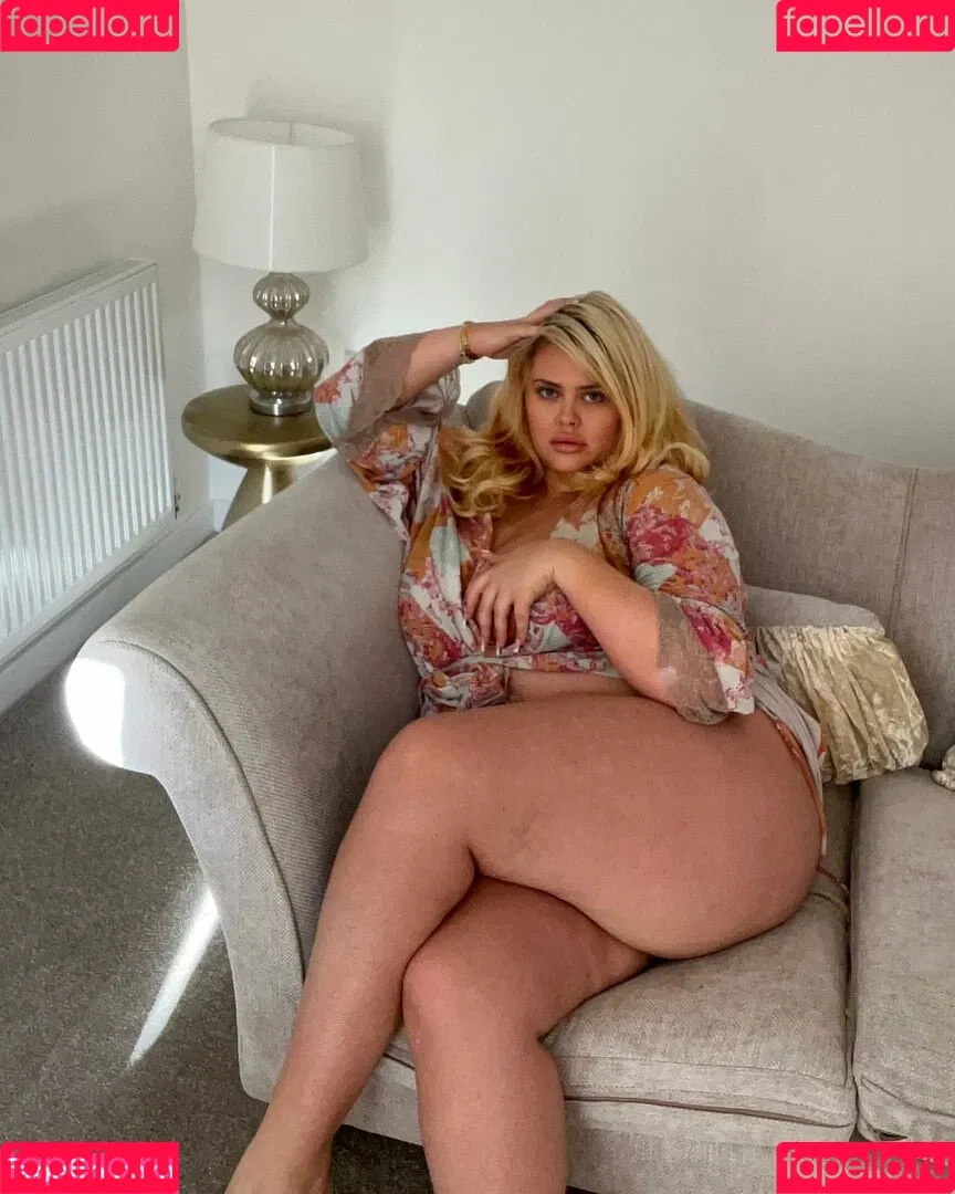 Susannah Elizabeth Onlyfans Photo Gallery 