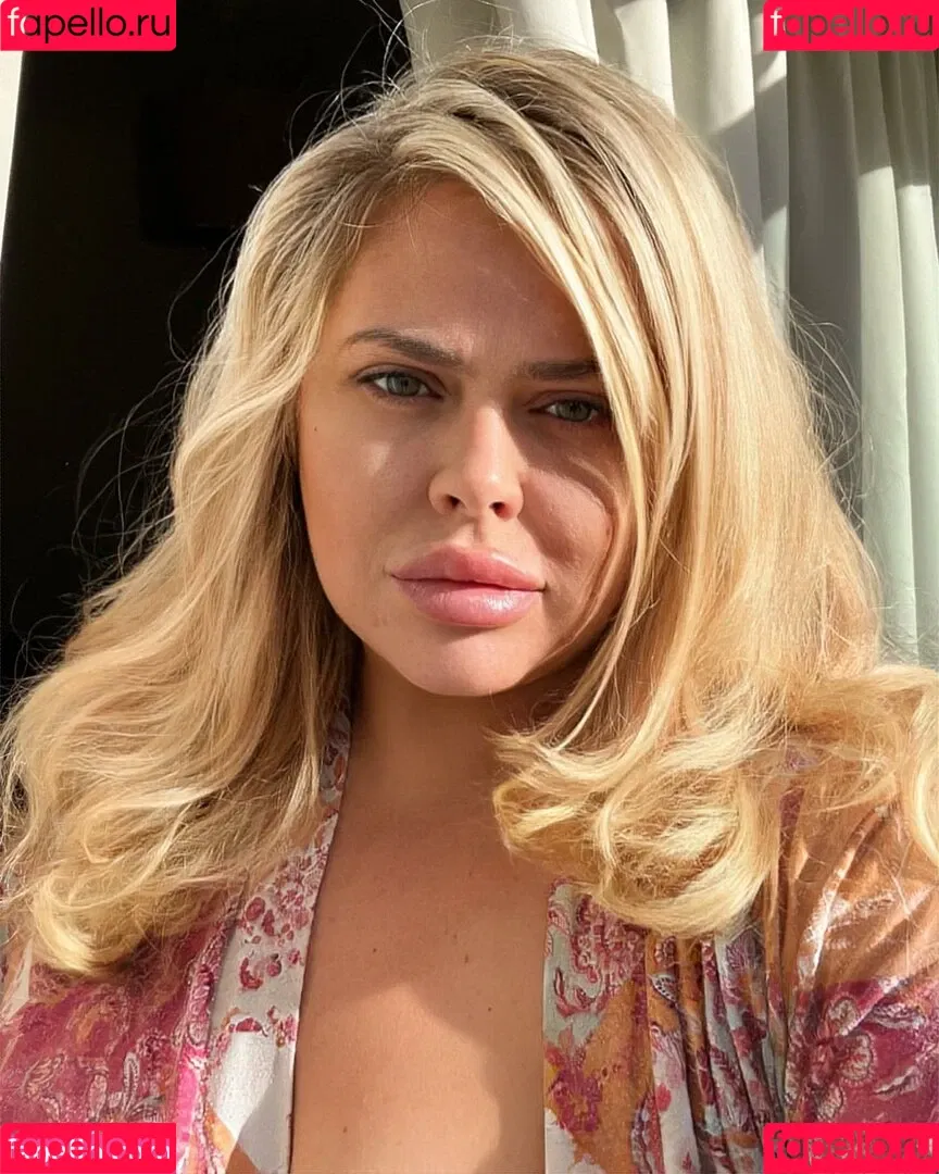 Susannah Elizabeth Onlyfans Photo Gallery 