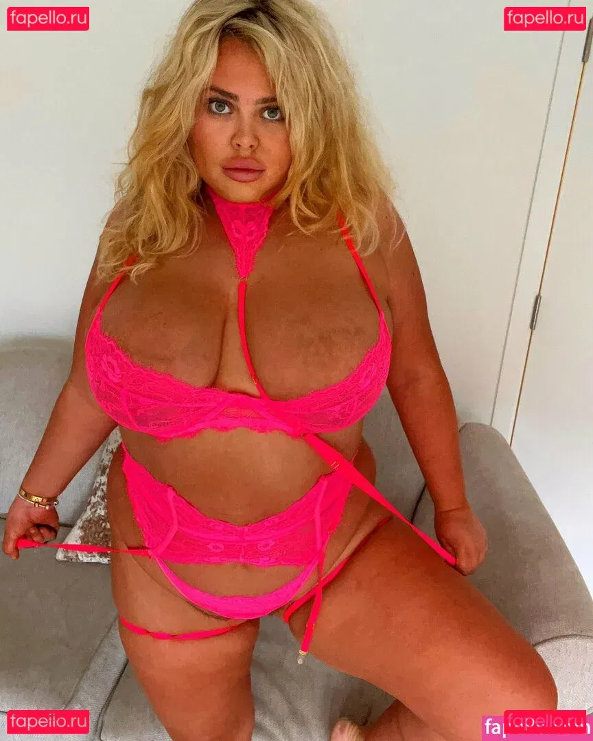 Susannah Elizabeth Onlyfans Photo Gallery 