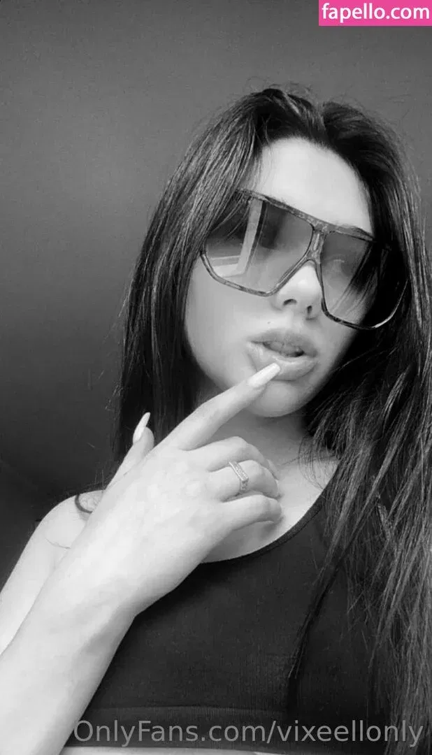 vixeellonly Onlyfans Photo Gallery 