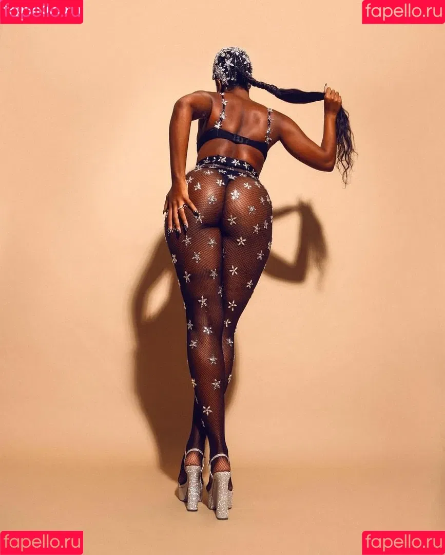 IZA Onlyfans Photo Gallery 