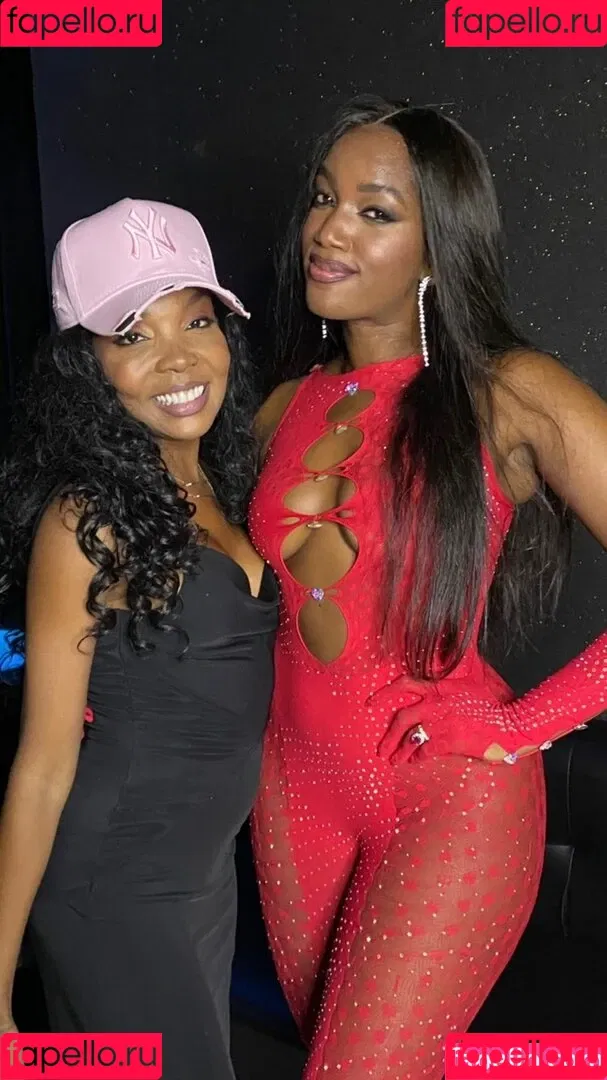 IZA Onlyfans Photo Gallery 