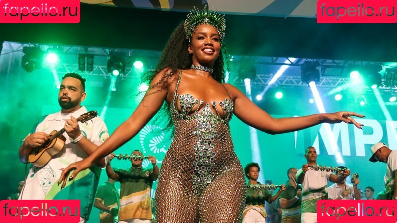 IZA Onlyfans Photo Gallery 