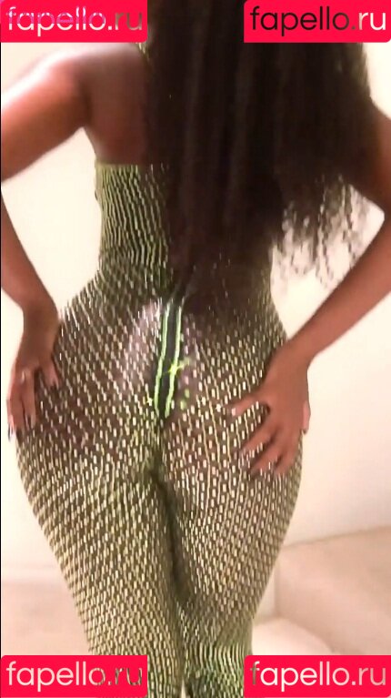 IZA Onlyfans Photo Gallery 