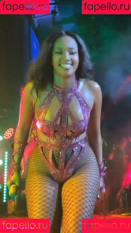 IZA Onlyfans Photo Gallery 